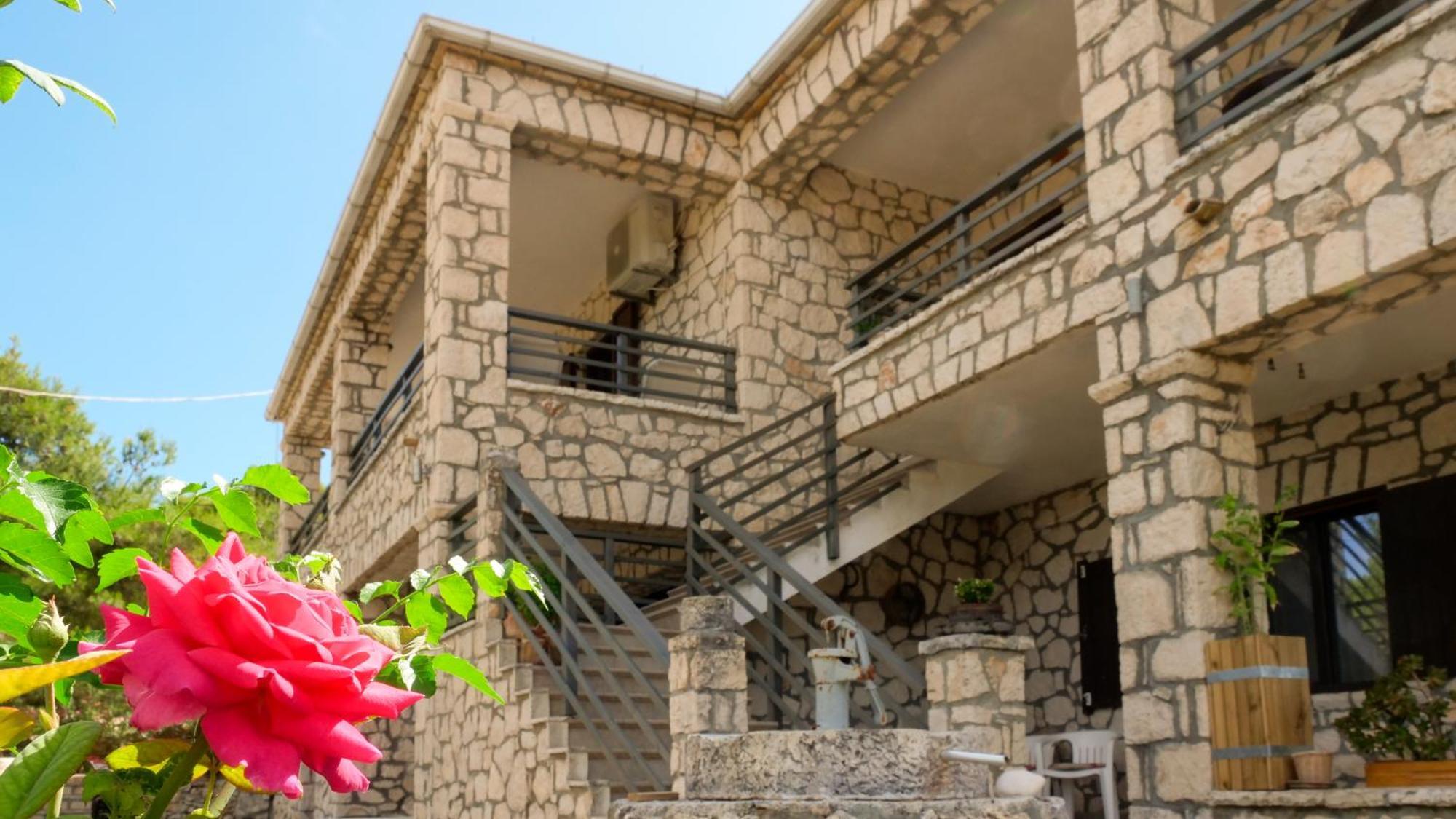 Fterini Apartments Sterna & Alletri Agios Leon Exteriör bild